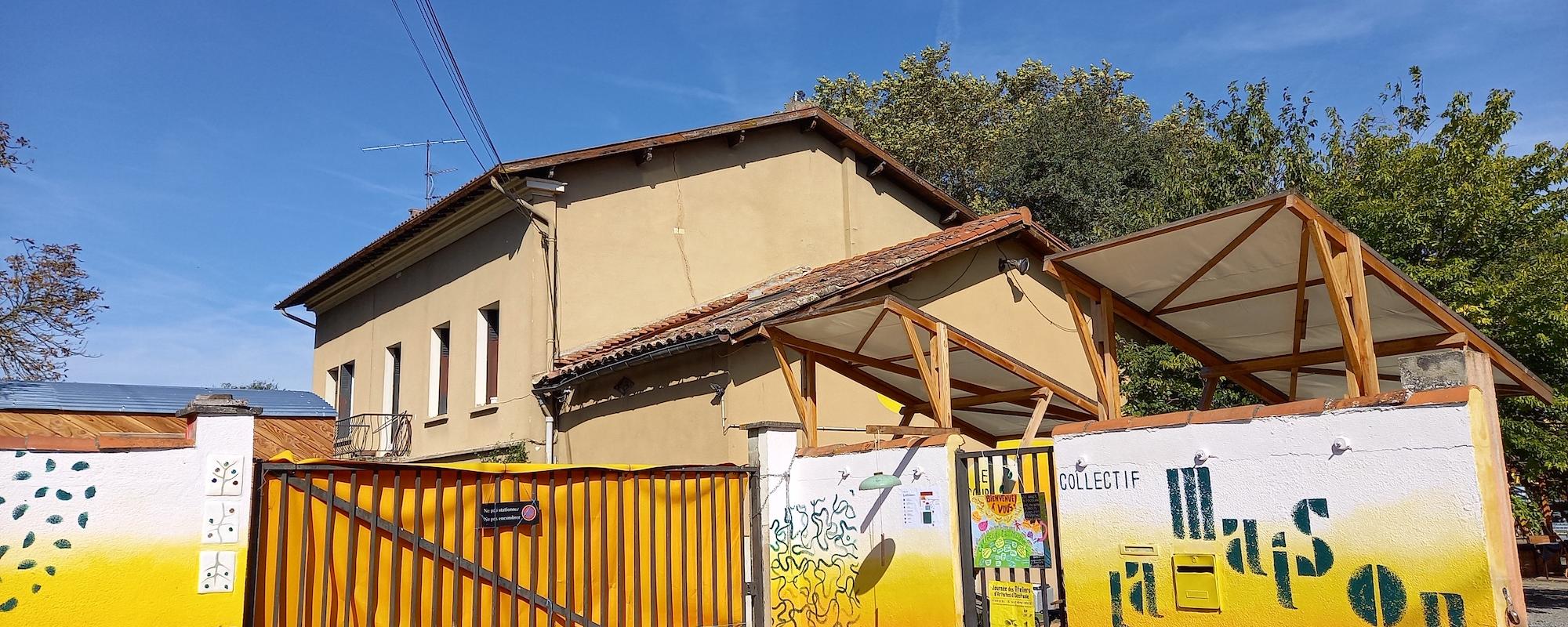 © Collectif La Maison 10 ans d'aventures - Visuel 1